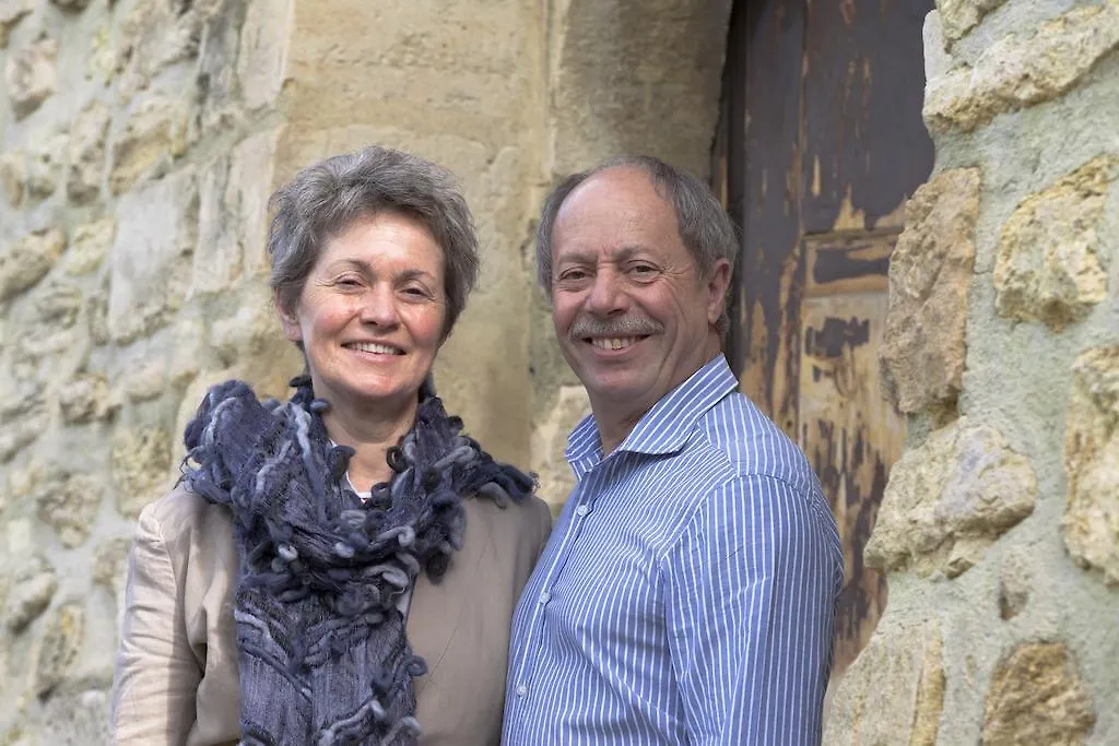 Chateau La Roque Provence Bed & Breakfast  La Roque-sur-Pernes