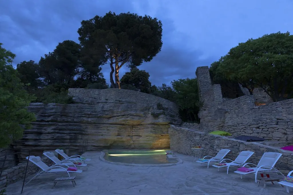 Chateau La Roque Provence Bed & Breakfast  La Roque-sur-Pernes