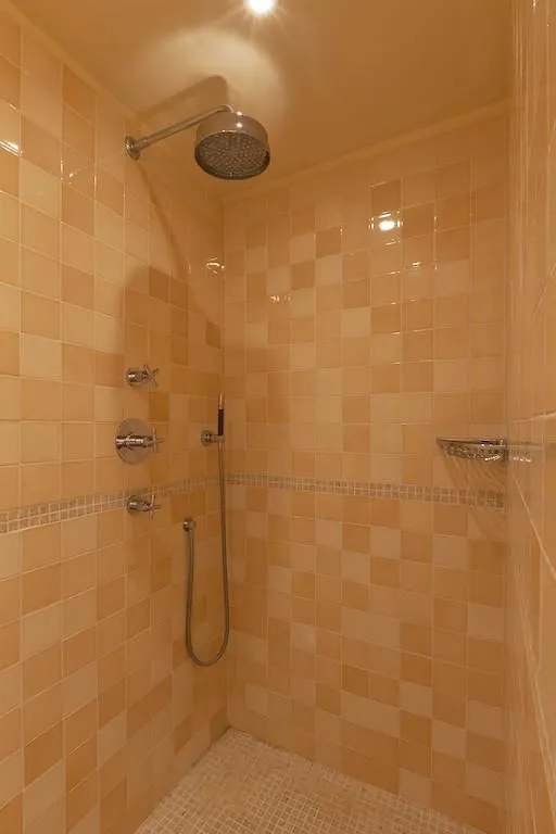 Chateau La Roque Provence Bed & Breakfast