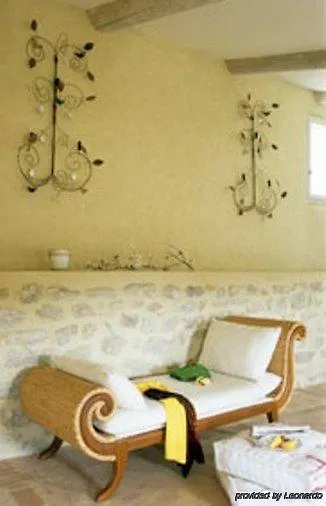 Chateau La Roque Provence Bed & Breakfast  La Roque-sur-Pernes